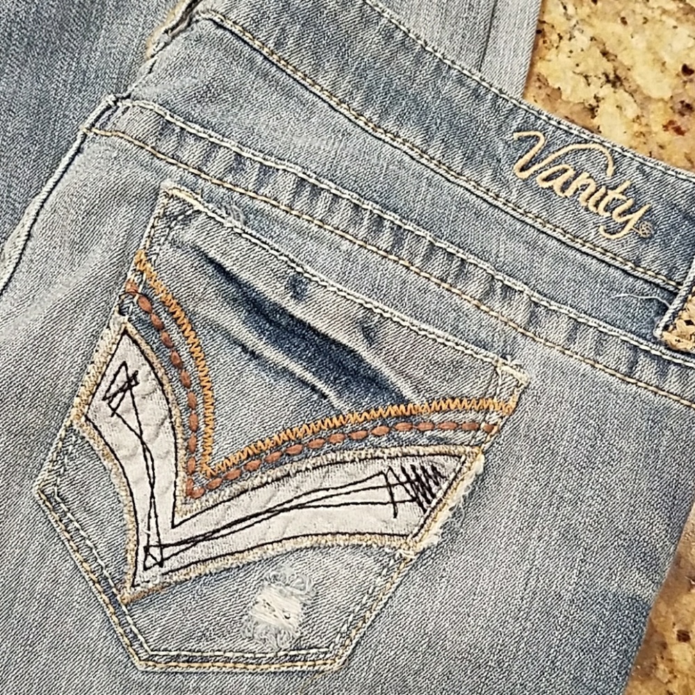 Cute distressed Vanity Dakota jeans